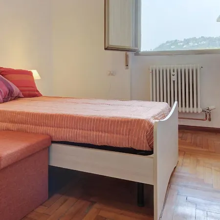 Lario Promenade Apartment *